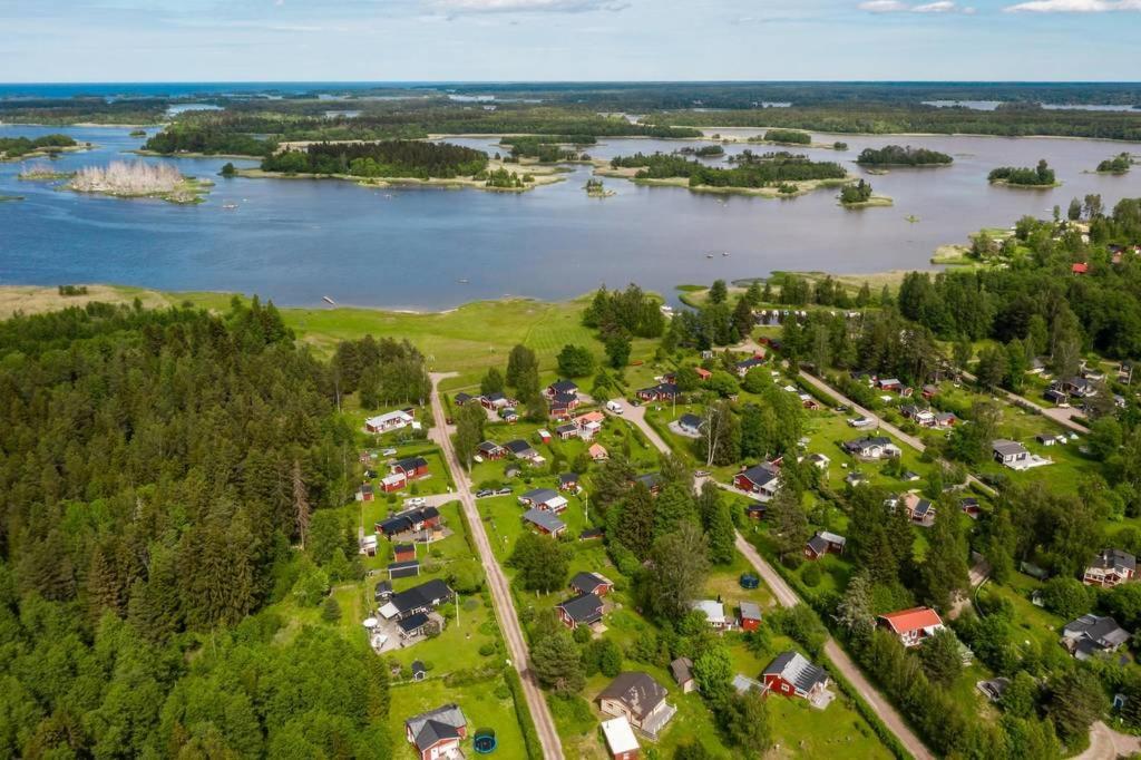 Willa Karlholm Snatra Stugomrade Karlholmsbruk Zewnętrze zdjęcie
